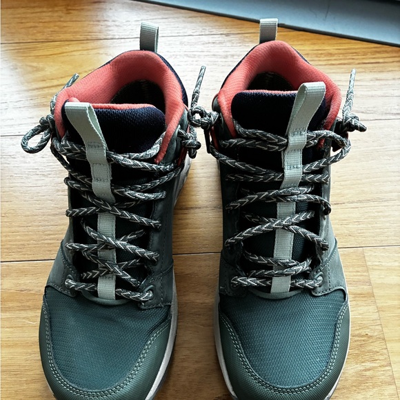 Teva Grandview GTX - Hiking Boots - Women Size 7 - Picture 4 of 8